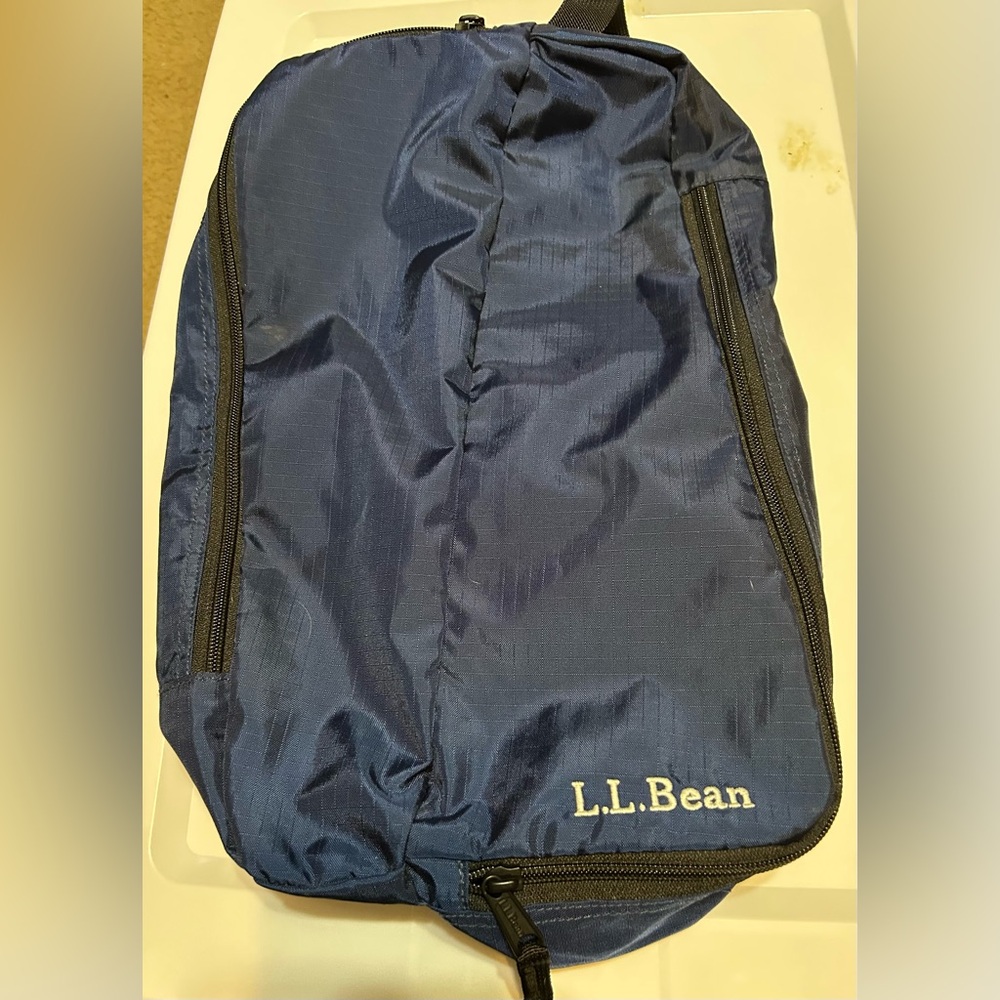 L.L. Bean Navy Blue travelers shoe bag.